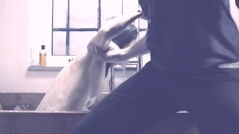 Pic: Lili Bordán in The Smoke