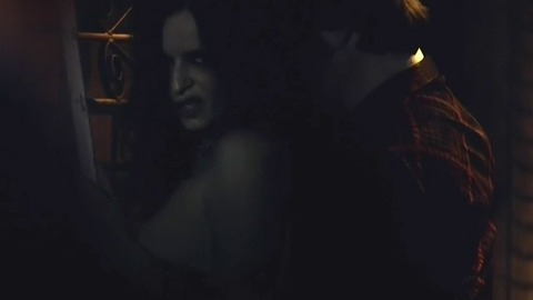 Pic: Maria Luísa Mendonça in Magnifica 70