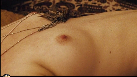 Pic: Nathalia Dill in Paraísos Artificiais
