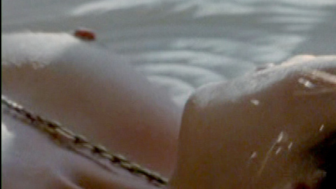 Pic: Andréia Horta in Alice