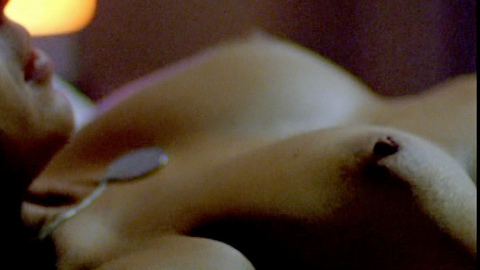 Pic: Andréia Horta in Alice