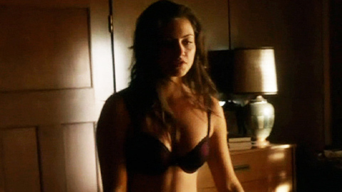 Pic: Phoebe Tonkin in The Secret Circle (2011-2012)