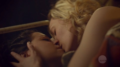 Pic: Evelyne Brochu in Orphan Black