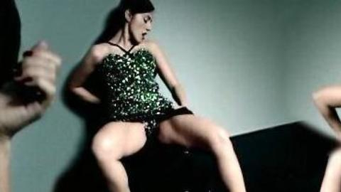 Pic: Paola Iezzi in Kamasutra