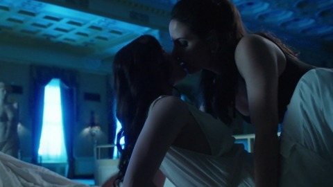 Pic: Anna Silk in Lost Girl