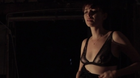 Pic: Jade Dornfeld in Alyce Kills