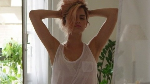 Pic: Ana de Armas in For a Handful of Kisses