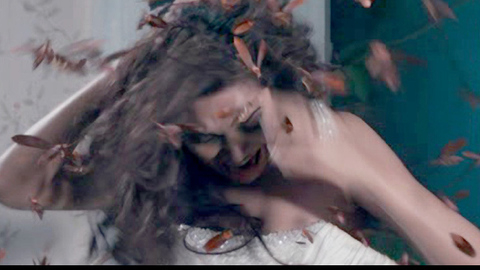 Pic: Esha Gupta in Raaz 3: The Third Dimension