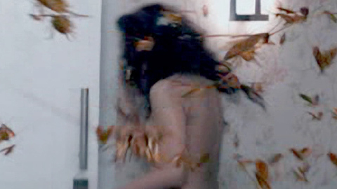 Pic: Esha Gupta in Raaz 3: The Third Dimension