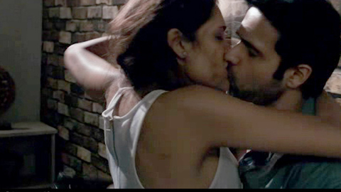 Pic: Esha Gupta in Raaz 3: The Third Dimension