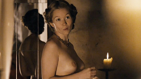 Pic: Chloé Stefani in Henri 4 (2010)