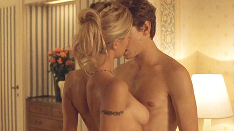 Pic: Michelle Hunziker in Voglio stare sotto al letto