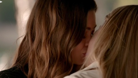 Pic: Scarlett Byrne in The Vampire Diaries