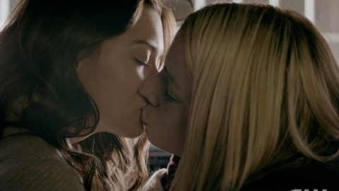 Pic: Scarlett Byrne in The Vampire Diaries