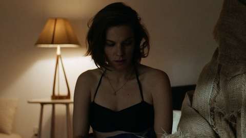 Pic: Lindsay Burdge in Lace Crater