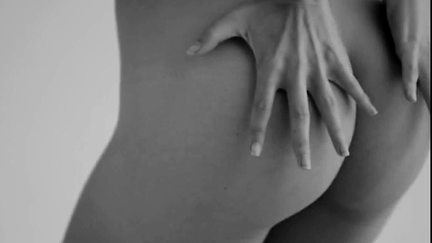 Pic: Emily Ratajkowski in Treats! Magazine Photo Shoot