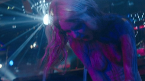 Pic: Elle Evans in Scouts Guide to the Zombie Apocalypse (2015)