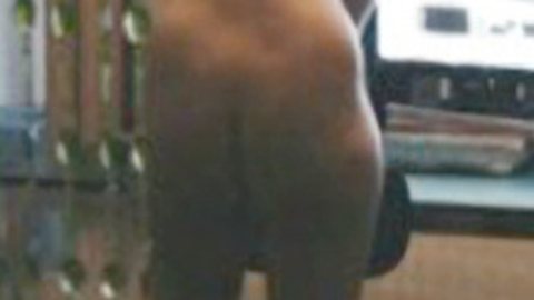 Pic: Anemone Valcke in Offline