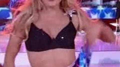 Pic: Lindsay Arnold in Dancing with the Stars