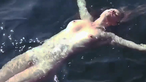 Pic: Camille Rowe in Deadliest Catch