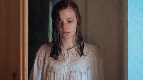 Pic: Saskia Rosendahl in Lore