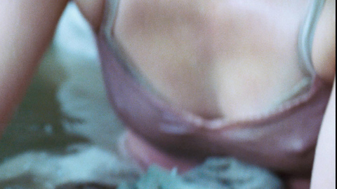 Pic: Saskia Rosendahl in Lore