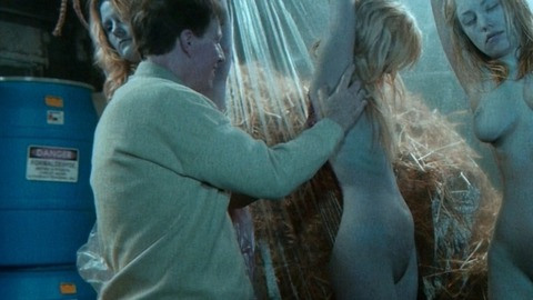 Pic: Mariella Jacqueline in Slink