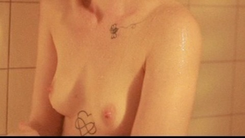 Pic: Kayden Rose in Thanatomorphose