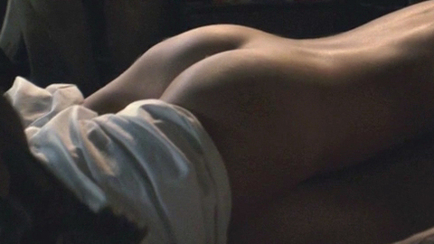 Pic: Charlotte Le Bon in Le grand méchant loup