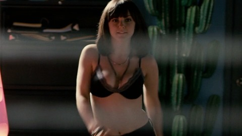 Pic: Georgina Reilly in The L.A. Complex