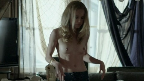Pic: Ileana Huxley in Shameless