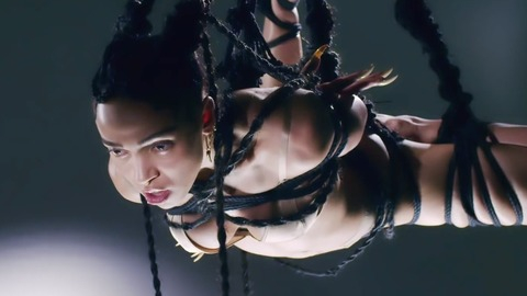 Pic: FKA Twigs in FKA Twigs - Pendulum