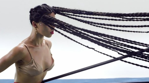 Pic: FKA Twigs in FKA Twigs - Pendulum
