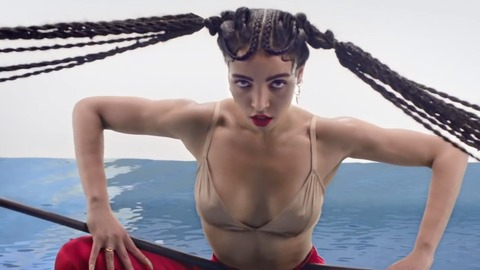 Pic: FKA Twigs in FKA Twigs - Pendulum