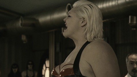 Pic: Lindsay Kay Hayward in R100