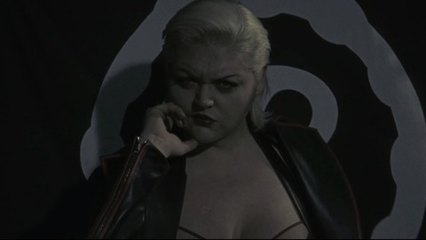 Pic: Lindsay Kay Hayward in R100