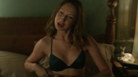 Pic: Anna Konkle in Man Seeking Woman