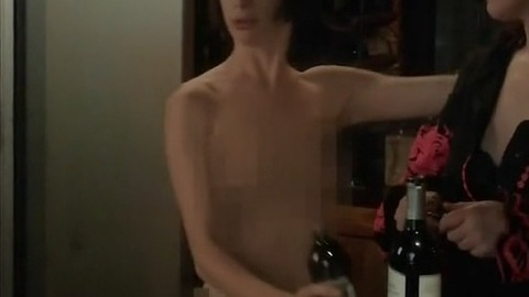 Pic: Molly Bernard in Younger