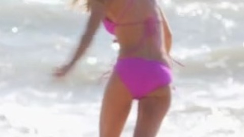 Pic: Hannah Kirkelie in Barely Famous