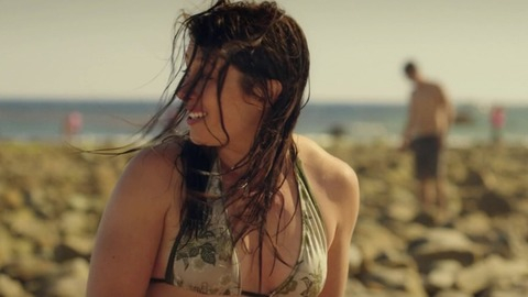 Pic: Elizabeth Jayne in Ride