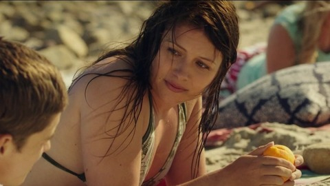 Pic: Elizabeth Jayne in Ride