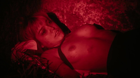 Pic: Bella Camero in Magnifica 70