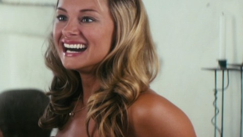 Pic: Alyshia Ochse in Americons