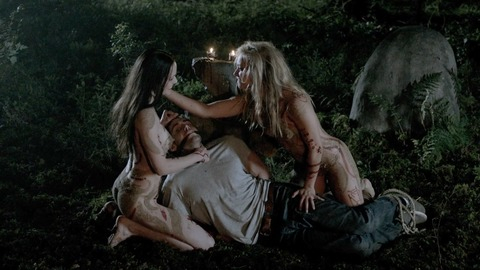 Pic: Sina Tkotsch in Blutsschwestern - Jung, magisch, tödlich