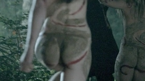 Pic: Kristina Dörfer in Blutsschwestern - Jung, magisch, tödlich