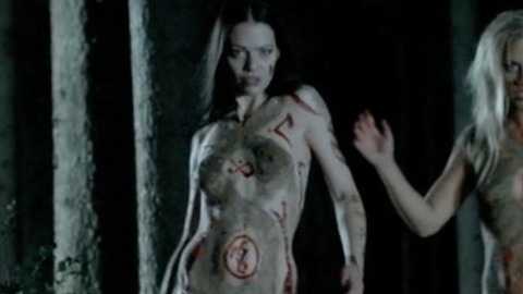 Pic: Kristina Dörfer in Blutsschwestern - Jung, magisch, tödlich