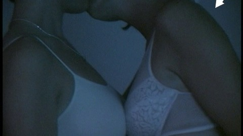 Pic: Amy Thiel in Maggie and Annie