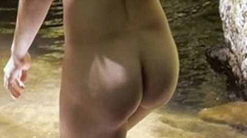 Pic: Lauren Taylor in Senn
