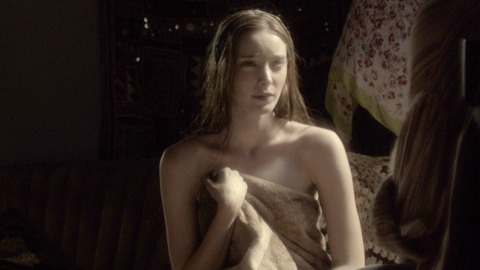 Pic: Emma Dumont in Aquarius