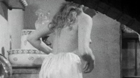 Pic: Mirella Maravidi in Terror-Creatures from the Grave